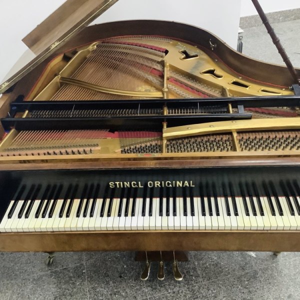 klavir Stingl Original nakon djelomicnog uredenja glazbala jantolek